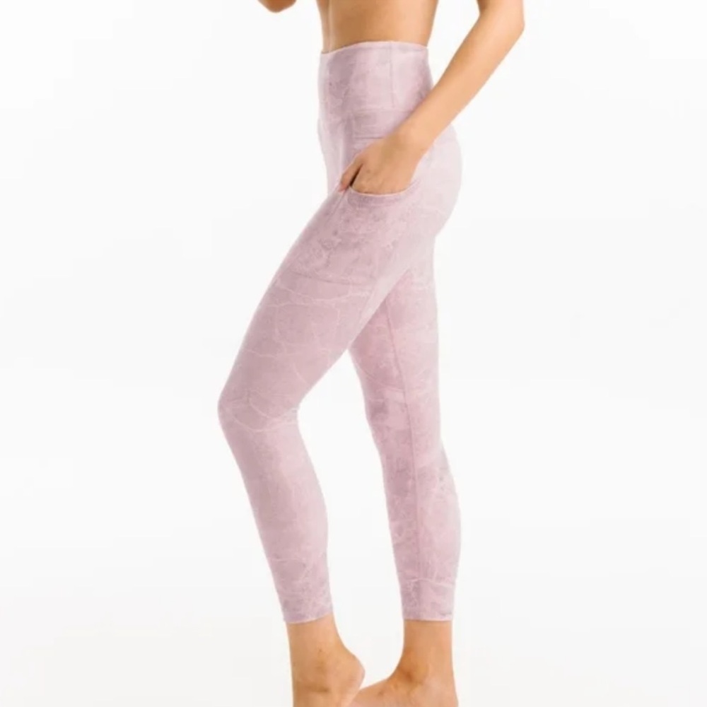 Zyia Pink Digital Granite Pocket Light N Tight Hi-Rise 7/8 leggings Size 6-8